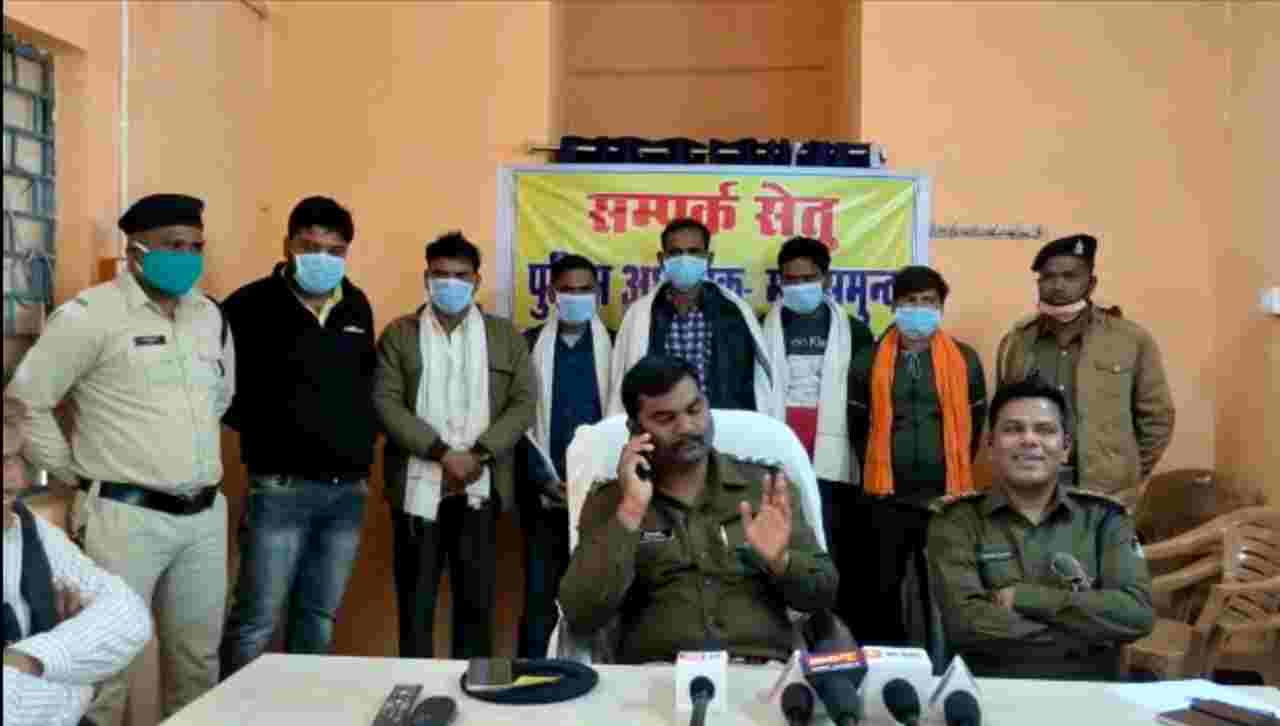 अंतरराज्यीय लकड़ी तस्करी के बड़े रैकेट का पर्दाफाश कर महासमुन्द पुलिस ने 6 आरोपियों को किया गिरफ्तार