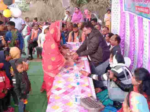 संसदीय सचिव यू.डी.मिंज ने बन्दरचुआ में किया सामुदायिक शौचालय का शिलान्यास