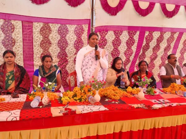 रायगढ़ लोकसभा सांसद श्रीमती गोमती साय से प्रभावित होकर भाजपा में हुए शामिल