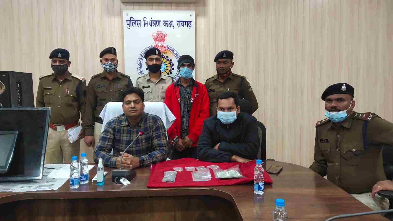 रायगढ़ के जूटमिल में सुने मकान में हुई लाखों की चोरी का खुलासा24 घंटे के भीतर नकदी व चोरी गये जेवरातों के साथ 02 आरोपी गिरफ्तार