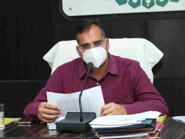उद्योगों व व्यापारिक प्रतिष्ठानों में कोविड प्रोटोकाल का सख्ती से हो पालन-कलेक्टर