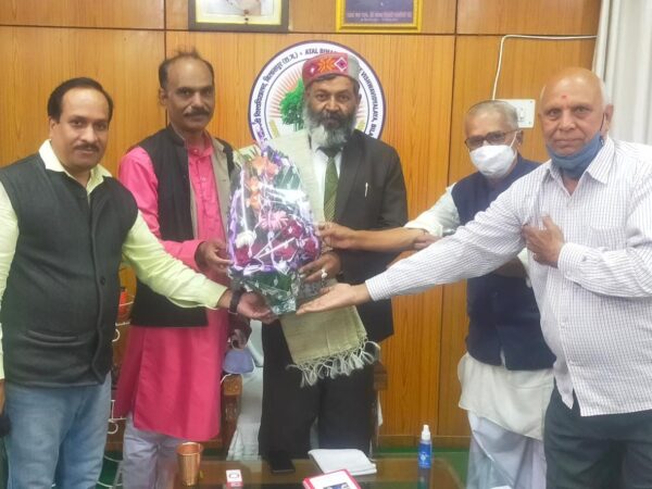 पं.अटल बिहारी वाजपेयी विश्व विद्यालय के कुलपति  अरूण दिवाकर नाथ वाजपेयी इँडियन इकाँनाँमी एसोसिएशन अध्यक्ष निर्वाचित
