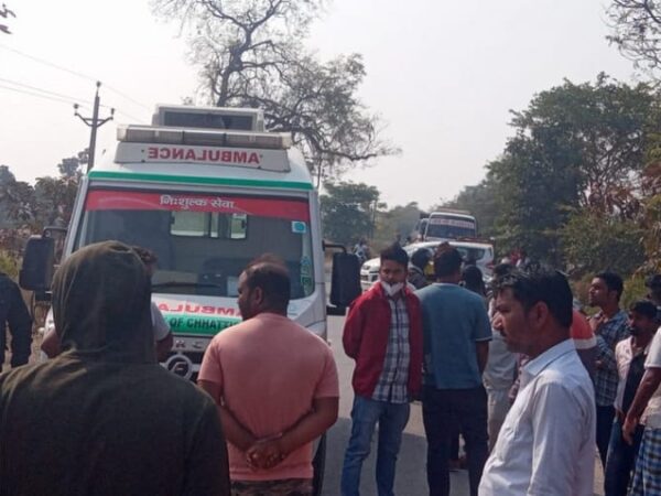 कोरबा: ट्रेलर ने पैदल जा रही बजुर्ग महिला को मारी टक्कर, मौके पर ही मौत,गुस्साए लोगों ने किया कोरबा-चांपा मार्ग बंद