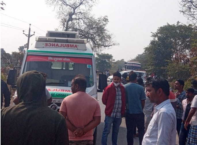 कोरबा: ट्रेलर ने पैदल जा रही बजुर्ग महिला को मारी टक्कर, मौके पर ही मौत,गुस्साए लोगों ने किया कोरबा-चांपा मार्ग बंद