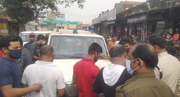 तहसीलदार ने युवक को मारा थप्पड़, माफी मांगने के बाद मामला हुआ शांत…देखें
