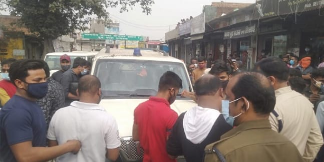 तहसीलदार ने युवक को मारा थप्पड़, माफी मांगने के बाद मामला हुआ शांत…देखें