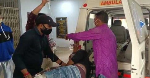 ब्रेकिंग-  पिकनिक मनाने बिलासपुर जरहाभाठा निवासी 5 लोग सड़क दुर्घटना में घायल, 3 की हालत गंभीर सभी को बिलासपुर रिफर किया गया