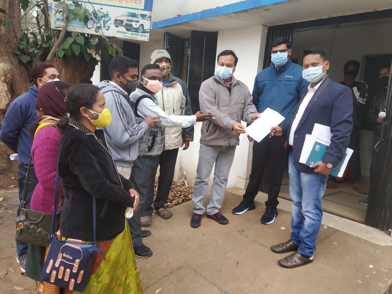 छत्तीसगढ़ कर्मचारी अधिकारी फेडरेशन के प्रांतीय आह्वान पर दो सूत्रीय माँग पत्र सौंपा