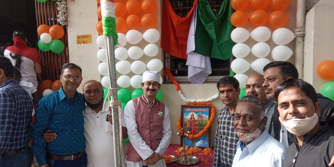 बड़े शान से फहराया गया तिरंगाझंडा पूज्य सिंधी पंचायत कोरबा में