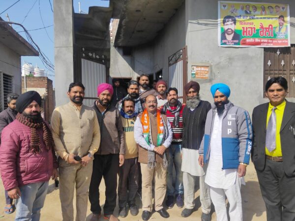 “मन की बात” को सांसद अरुण साव ने पंजाब तरण तारण जिला के ‘कांग’ गांव में कार्यकर्ताओं के साथ बैठकर सुना