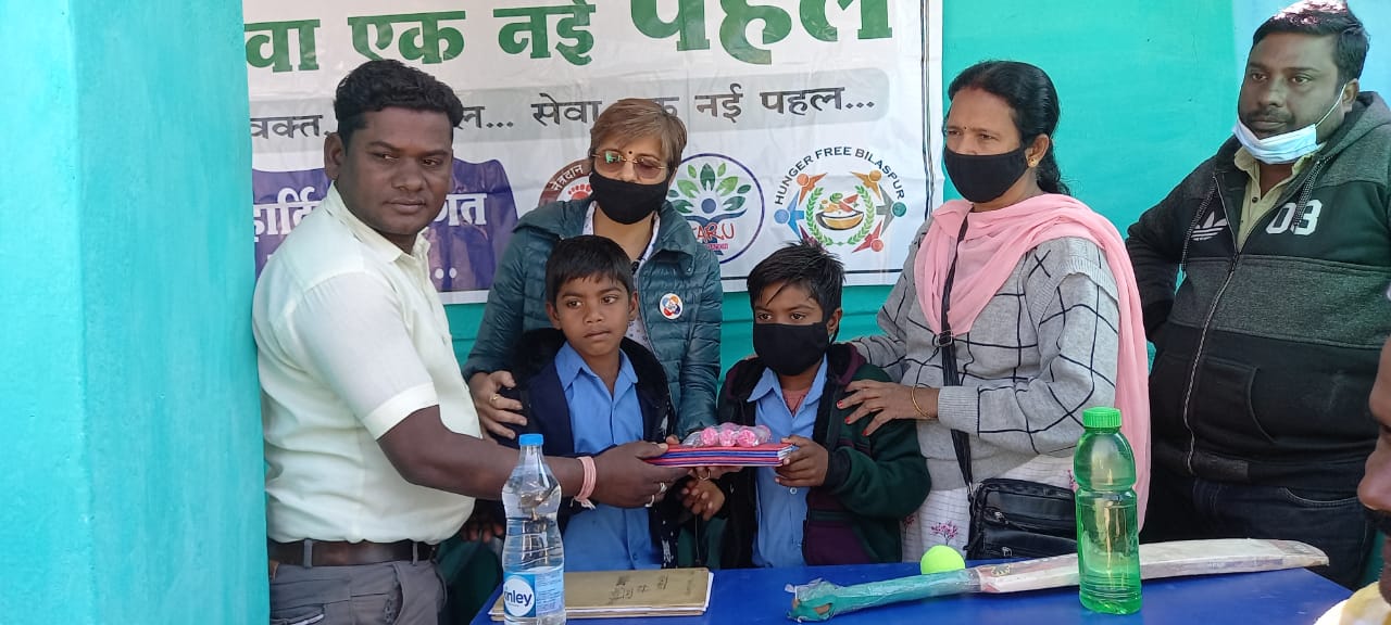 मास्क के साथ साथ मानसिक व शाररिक स्वच्छता भी जरूरी :  रेखा आहूजा