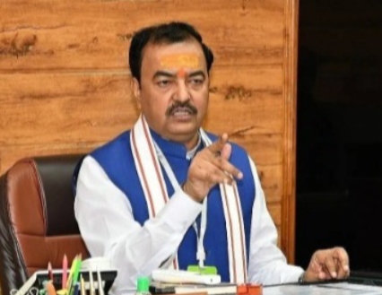बाप मार डारिस अंधियारे में… अखिलेश के ‘मुफ्त बिजली’ वादे पर योगी ने यूं कसा तंज