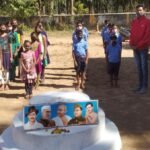 “शहीदों की याद में विकास खण्ड नगरी के शैक्षणिक संस्थाओं में शिक्षकों एवं विद्यार्थियों ने रखा मौन ..