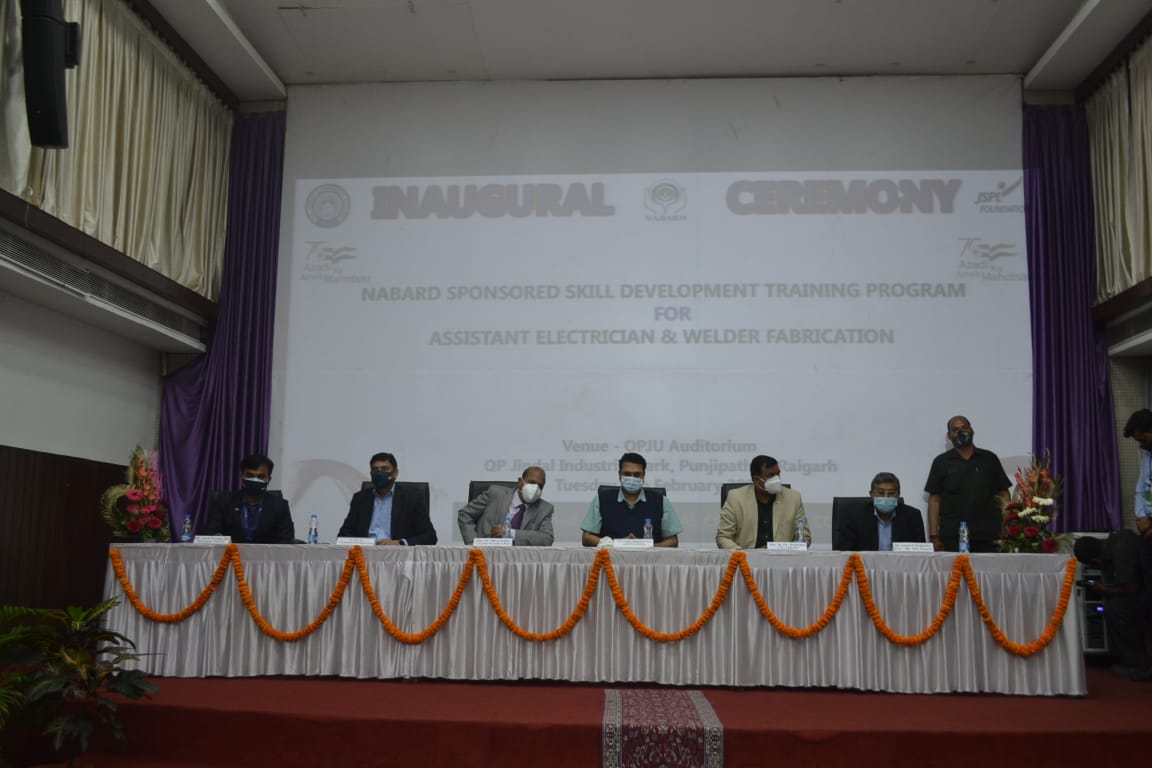 युवाओं को हुनरमंद बनाने अब ओपी जिंदल कम्यूनिटी कॉलेज के साथ जुड़ा नाबार्ड