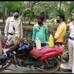 अवैध बिक्री करने शराब परिवहन करते दो आरोपियों कोचक्रधरनगर पुलिस ने किया गिरफ्तार*.