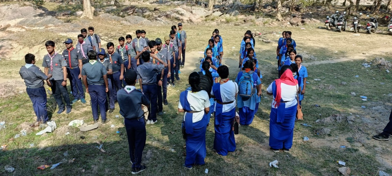 दक्षिण पूर्व मध्य रेलवे बिलासपुर मंडल के में खोडरी रेलवे स्टेशन में तीन दिन का एडवेंचर ट्रैकिंग कैंप का आयोजन