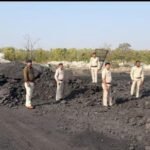 कोरबा ब्रेकिंग : अंशु पलेरिया के यार्ड में पुलिस का छापा, 40 टन अवैध कोयला जप्त