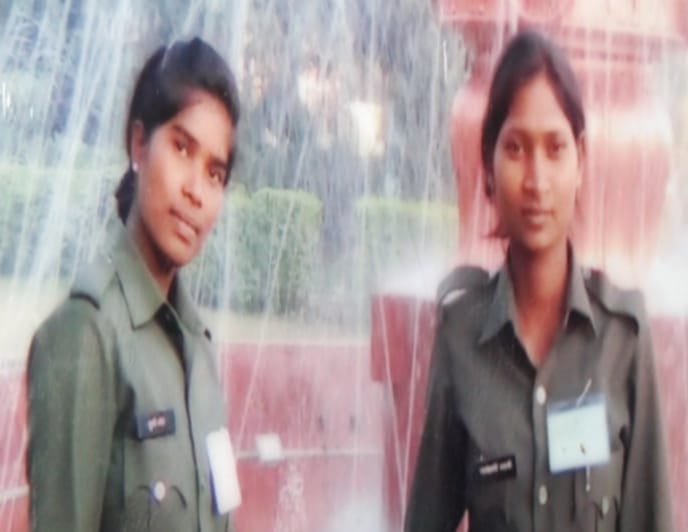 विश्व महिला दिवस :- छत्तीसगढ़ सरकार ने महिलाओं को बराबरी का मौका देने के उद्देश्य से स्थानीय महिलाओं को फॉरेस्ट गाइड के रूप में नियुक्त किया जिस जंगल में बचपन बीता वहीं फारेस्ट गाइड बन पर्यटकों को जंगल के बारे में बताती हैं