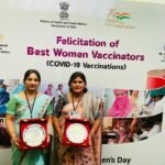 अंतरराष्ट्रीय महिला दिवस : केन्द्रीय स्वास्थ्य मंत्री के हाथों सम्मानित हुई रायगढ़ की  प्रमिला देवांगन,<br>कोविड वैक्सीनेशन में निभायी महत्वपूर्ण भूमिका, लगाए 45 हजार से ज्यादा टीके