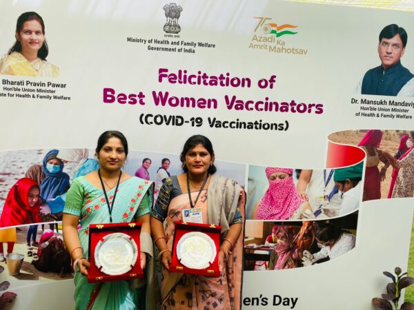 अंतरराष्ट्रीय महिला दिवस : केन्द्रीय स्वास्थ्य मंत्री के हाथों सम्मानित हुई रायगढ़ की  प्रमिला देवांगन,कोविड वैक्सीनेशन में निभायी महत्वपूर्ण भूमिका, लगाए 45 हजार से ज्यादा टीके