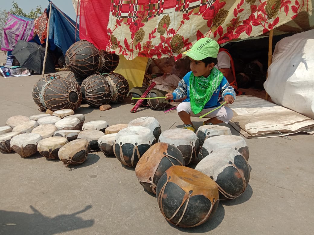 महंगाई की मार से होली नगाड़े की पूछ परख कम हुई