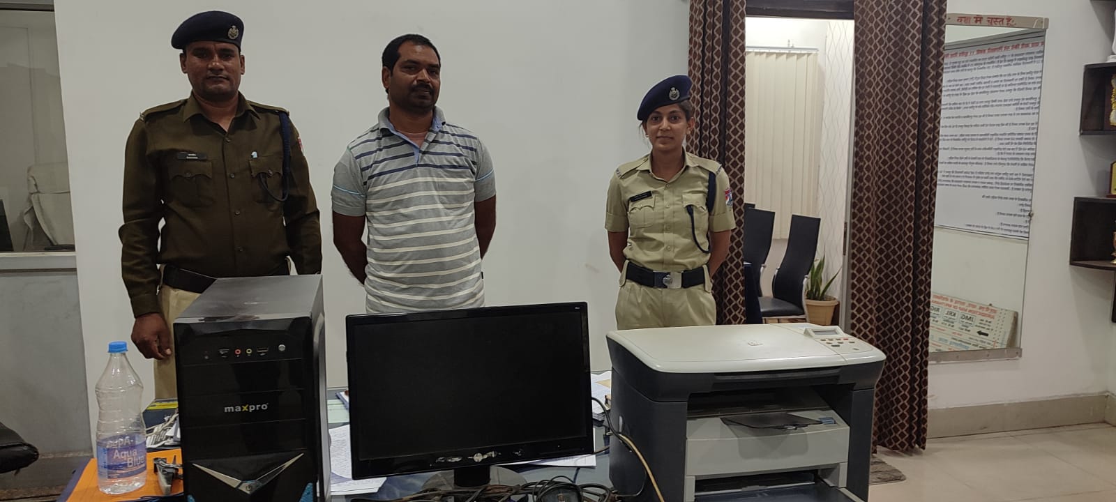 आरपीएफ ने ग्रामीण सुविधा केंद्र में मारा छापा ई टिकट के अवैध कारोबार में लिप्त रहा
