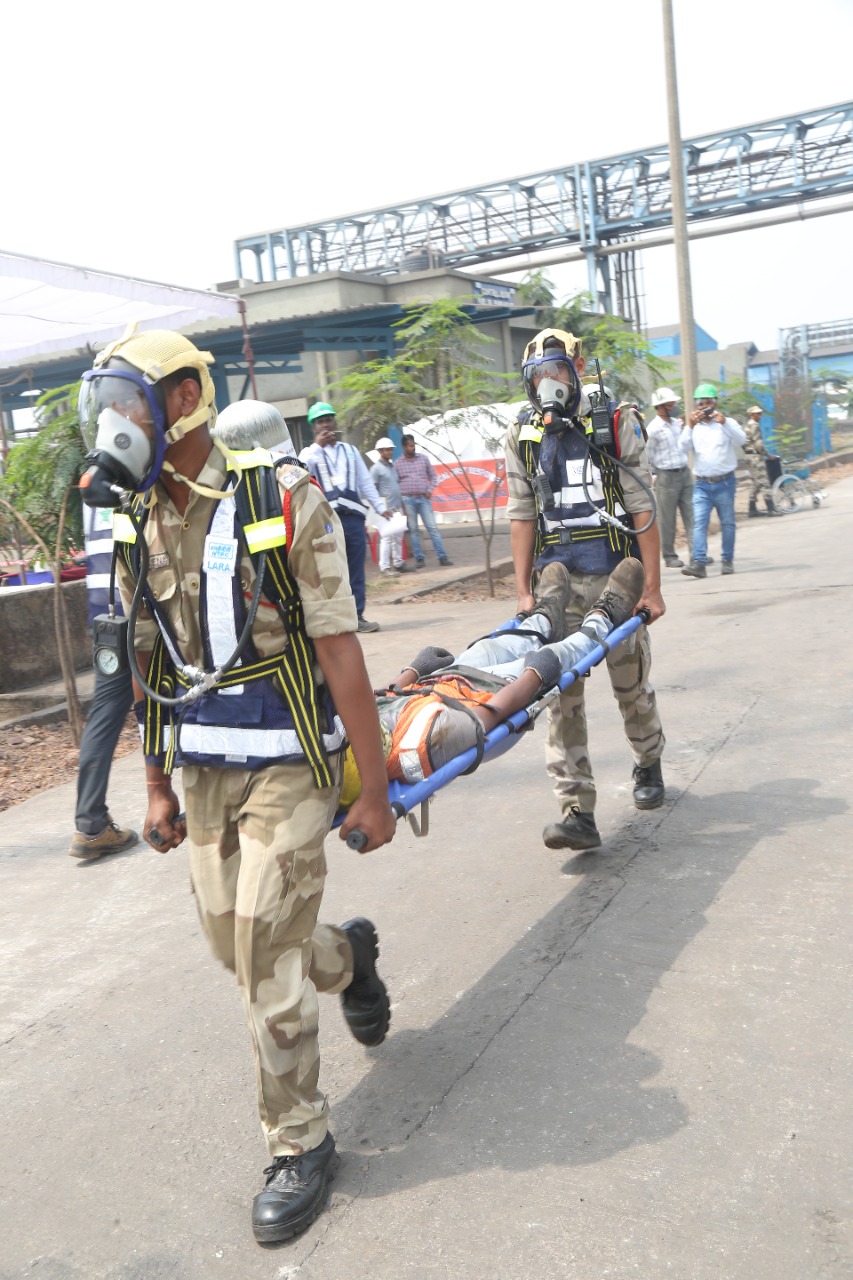 राष्ट्रीय आपदा मोचन बल द्वारा एनटीपीसी लारा में मोक्क ड्रिल का अभ्यास