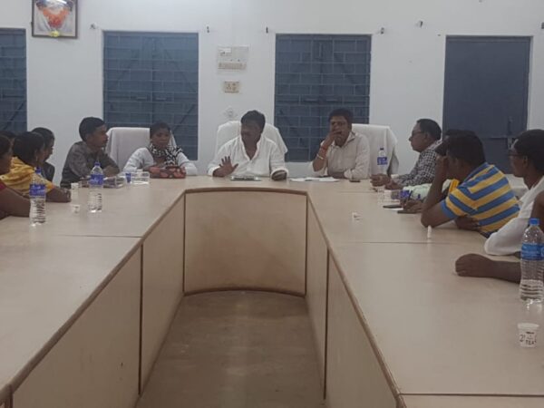 कुनकुरी ब्लॉक के नगरीय एवं ग्रामीण क्षेत्र के विकास को लेकर हुई बैठक   जनप्रतिनिधियों के साथ शामिल हुए विधायक यू. डी. मिंज, की गईं विकास कार्यों पर चर्चा