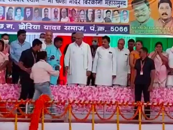 मुख्यमंत्री भूपेश बघेल ने बिरकोनी में यादव समाज के महासम्मेलन में कहा हमारी पुरखों ने जो सपना देखा वह अब पूरा हो रहा है, यादव समाज भवन के लिए एक करोड़ से अधिक राशि देेने की घोषणा की