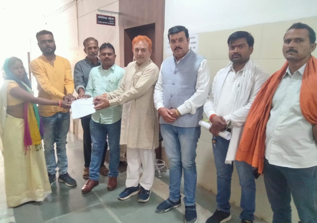 भूमि अधिग्रहण के बाद प्रभावितों को रोजगार देने में एसईसीएल कर रहा आनाकानी