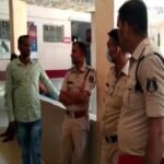 7 महीने की गर्भवती को पति ने डंडे से पीटा: पति ने घर में बैठकर शराब पी, फिर पत्नी से बोला-संबंध बनाना है, मना किया तो कर दिया हमला; गिरफ्तार
