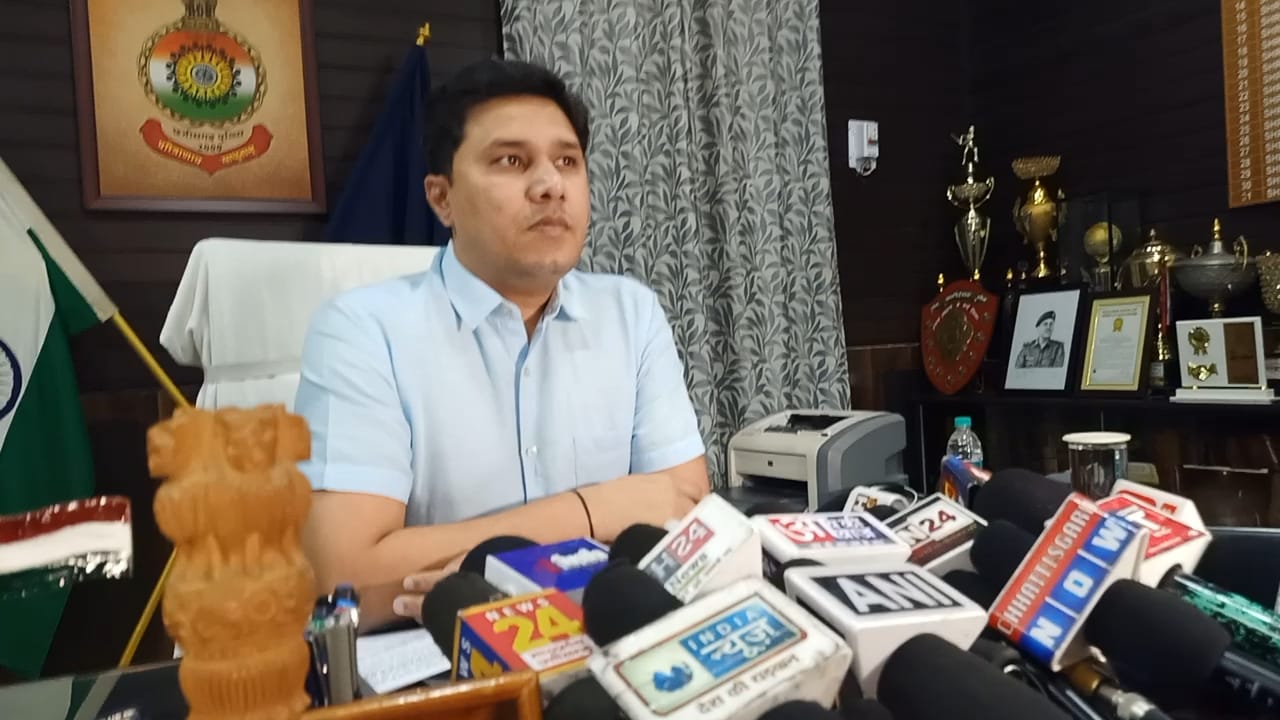 एसपी अभिषेक मीना की टीम को मिली सफलता प्रतिष्ठा इंफ्राकाम चिटफंड कम्पनी से जुड़े दो डायरेक्टर्स/शेयर होल्डर गिरफ्तार