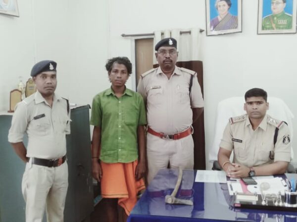 दो सगे भाईयों को “हत्या के प्रयास” मामले में छाल पुलिस ने भेजा रिमांड…..घरेलू विवाद पर एक-दूसरे पर तलवार, टंगिया से हमला कर पहुंचाये थे चोट…..