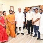 विधायक यू. डी. मिंज और गुलाब कामरो के नेतृत्व में अपनी पाँच सूत्रीय माँग को लेकर मुख्यमंत्री भूपेश बघेल से मिला छत्तीसगढ़ मितानिन संघ का प्रतिनिधिमंडल