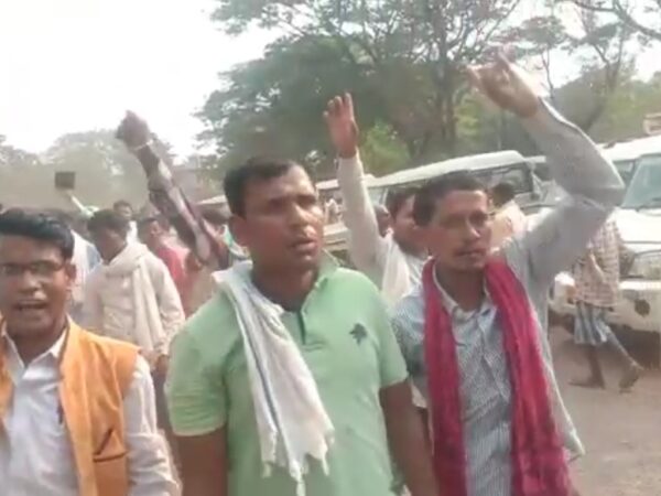 ऐसा क्या हुआ मुख्यमंत्री भूपेश बघेल के भाषण के बीच लगे मुर्दाबाद के नारे ,भाषण के बीच ही बहिष्कार और खाली हो गया पूरा सभास्थल