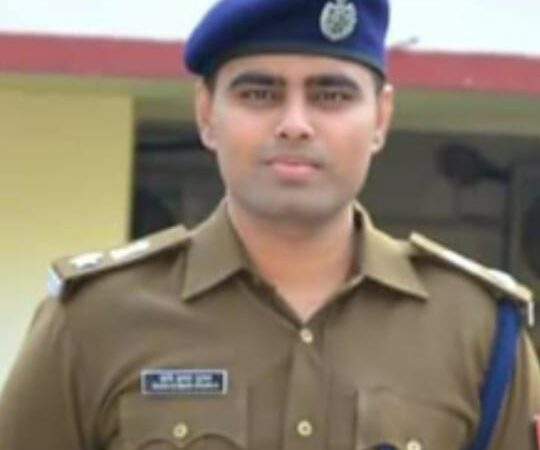 आरपीएफ बिलासपुर को लगातार तीसरे साल बेस्ट डिवीजन का शील्ड मिला व्यक्तिगत रूप से भी जीएम अवार्ड से सम्मानित हुए ऋषि कुमार शुक्ला वरिष्ठ मंडल सुरक्षा आयुक्त