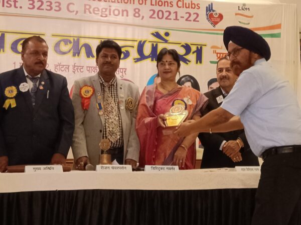 रिजन कांफ्रेंस प्रखर….लायन मनजीत सिंह अरोरा सर्वश्रेष्ठ लायन से सम्मानित