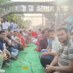 ब्रेकिंग न्यूज़- ब्रजराजगर में ट्रेनों के ठहराव को लेकर डेढ़ हजार आंदोलनकारी पटरी पर बैठे,  जगह जगह ट्रेनें खड़ी यात्री हुए हलाकान, सुरक्षा के कड़े बन्दोबस्त