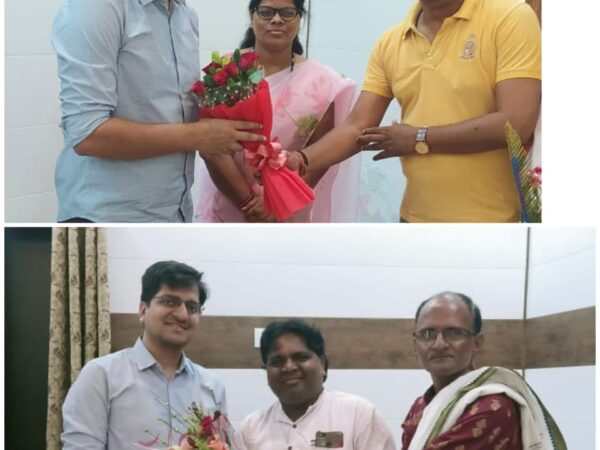 नव पदस्थ आयुक्त संबित मिश्रा से मिलने पहुँचे जनप्रतिनिधि-पुष्पगुच्छ से किया स्वागत