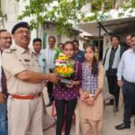 स्टेट टॉपर सुमन पटेल व मेरिट टॉप 10 में स्थान बनाने वाली कुसुम साव से भेंटकर थाना प्रभारी दिये बधाई व शुभकामनाएं…..
