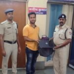 शहडोल आरपीएफ ने यात्री को हजारों का गुम हुआ लैपटॉप लौटाया