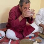 विधायक शैलेष पाण्डेय ने छत्तीसगढ़ की समृद्ध परंपरा और विरासत पर  साथियों के साथ बोरे बासी का सेवन किया-देखें वीडियो