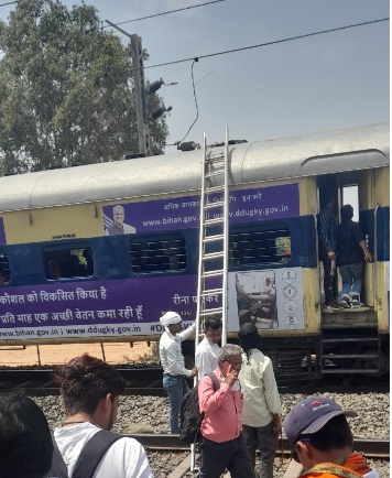 ब्रेकिंग – बिलासपुर कटनी मेमू ट्रेन का हादसा टला, अनूपपुर -अमलाई के बीच तार छतिग्रस्त होकर पेंटोग्राफ में जा फंसी