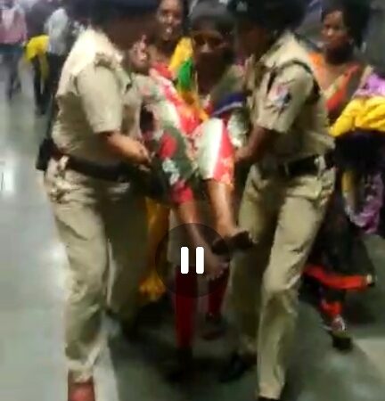 मानवीय संवेदना – आरपीएफ़ ने देश भक्ति जनसेवा की शपथ को किया चरितार्थ गर्भवती महिला को रेसुब रायपुर ने भिजवाया मेकाहारा रायपुर