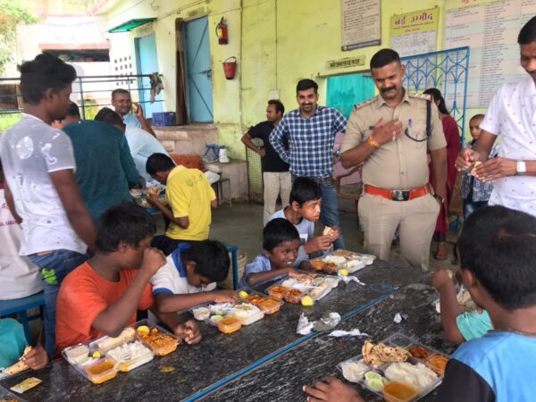 खाखी की संवेदना, विधि विधान से महिला का नगर कोतवाल कराये अंतिम संस्कार….