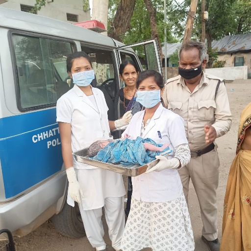 डॉयल 112 वाहन में गर्भवती महिला दी स्वस्थ बच्ची को जन्म-