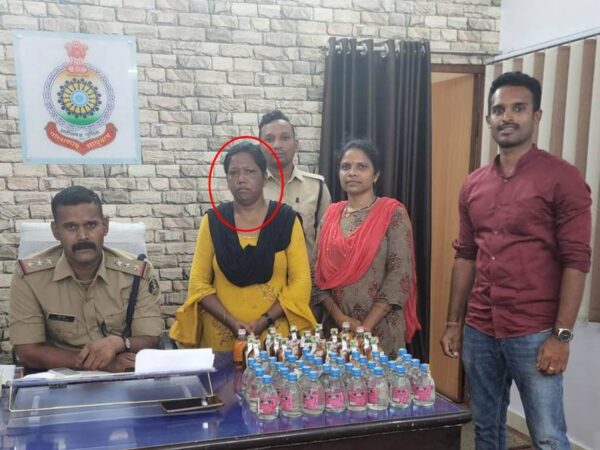स्कूटी पर शराब परिवहन कर रही महिला को किया गया गिरफ्तार….