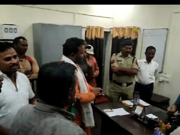 स्वामी आत्मानन्द स्कूल शिक्षक भर्ती में  गड़बड़ियों को लेकर हंगामे का मामला हाई लेबल तक पहुँचा  भाजपा विरोध की  रणनीति तैयार करने में लगी