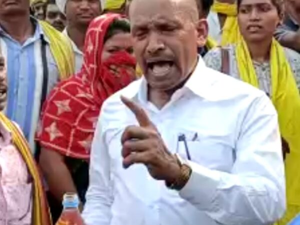 गोंडवाना पार्टी के उग्र प्रदर्शन पर नागरिकों ने चिंता ब्यक्त की कहा जिला प्रशासन ने धर्यता दिखाते समझाइश दे प्रशसनीय कार्य किया