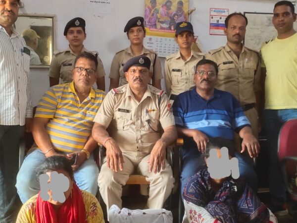 दो महिलाओं से रेसुब और विशेष टीम ने 60 हजार का गांजा जप्त किया जबलपुर मध्यप्रदेश की है दोनों गांजा तस्कर
